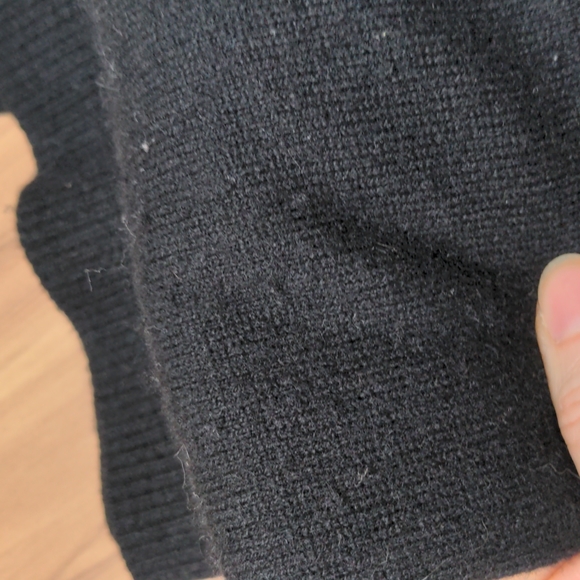 Everlane Cashmere V-Neck Midi Dress - Picture 5 of 6